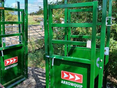 Arrowquip Vet Cage