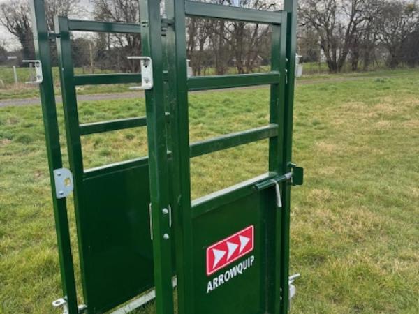 Arrowquip Vet Cage